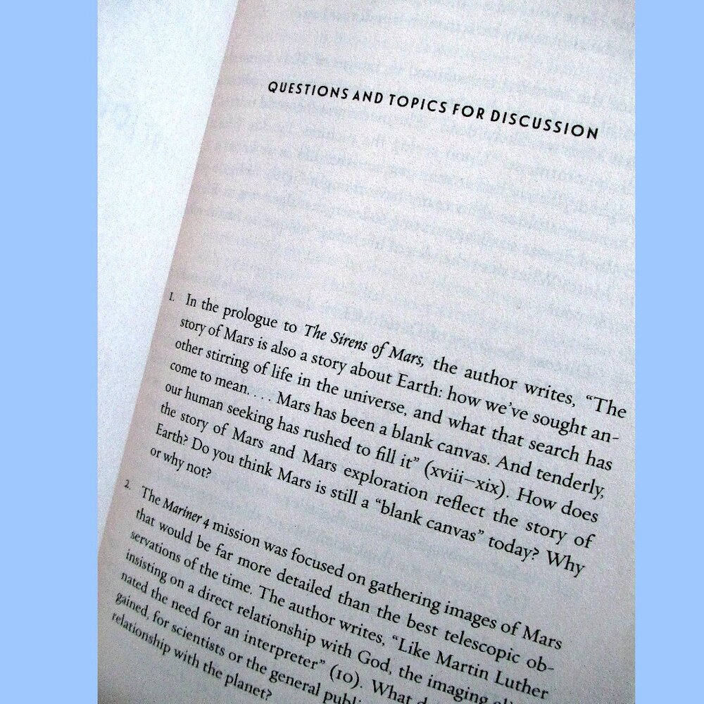 Book - The Sirens of Mars: Searching for Life on Another World, by Sarah Johnson - Picture 10 of 15